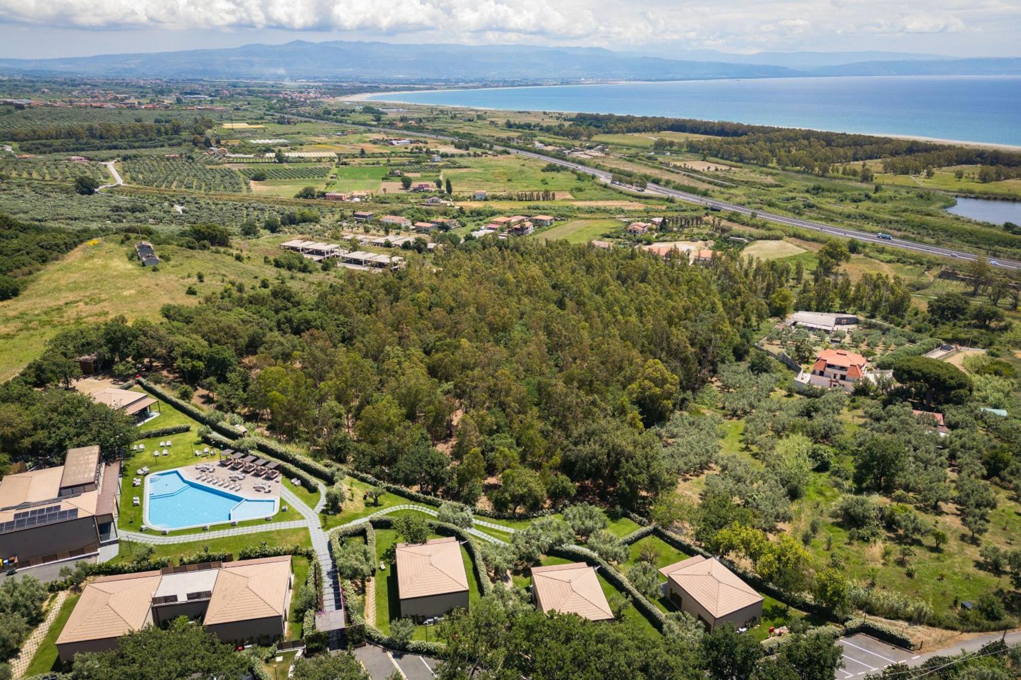 Hang Loose Cottage Hotel & Resort 4 Stelle Gizzeria Calabria Exterior photo